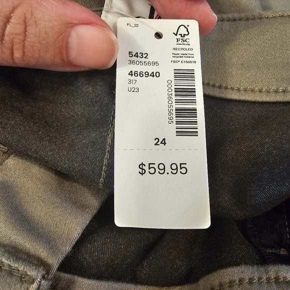 Green D/C Jeans Penningtons Women's 1948 Fit Denim Capri Leggings - Picture 7 of 13